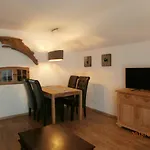 Anna Apartment *